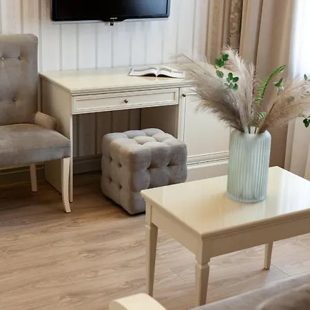 Hotel apartamentowy Royal Mini-apart On Rynok Square Lwów