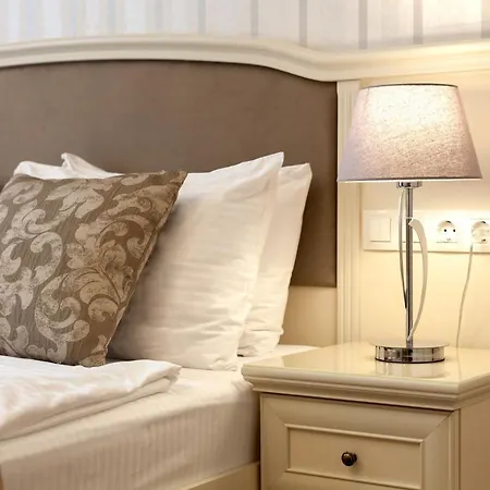 Hotel apartamentowy Royal Mini-apart On Rynok Square