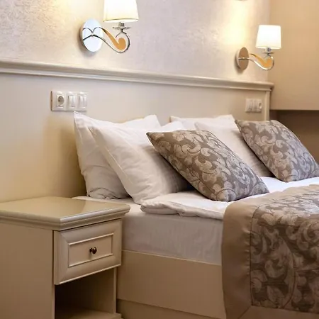 Hotel apartamentowy Royal Mini-apart On Rynok Square
